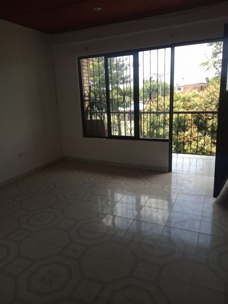 verinmuebles 1022 1060 ALQUILO EXCELENTE APARTAMENTO EN ULPIANO LLOREDA