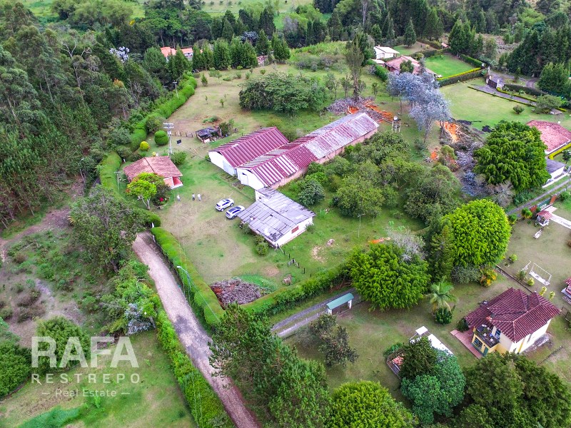 Lote en Venta, Guarne, Vereda La Mosca, Bodega y Casa de Mayordomos