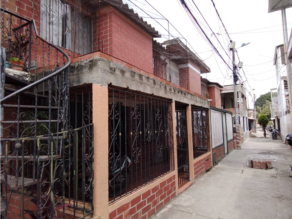 VENDO CASA DE 3P DE OPORTUNIDAD EN COMPARTIR (M&G) CW:5258267