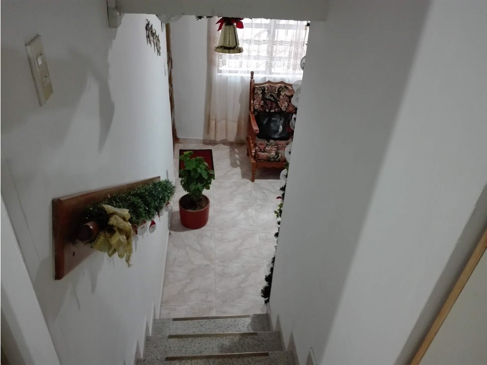 Venta Casa con Renta en la Enea, Manizales. CODIGO 1704828