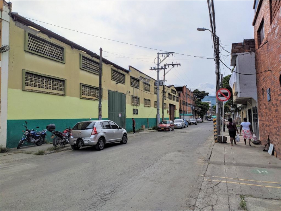 Nave Industrial Lote y Bodegas en Venta en Cali - Olaya Herrera