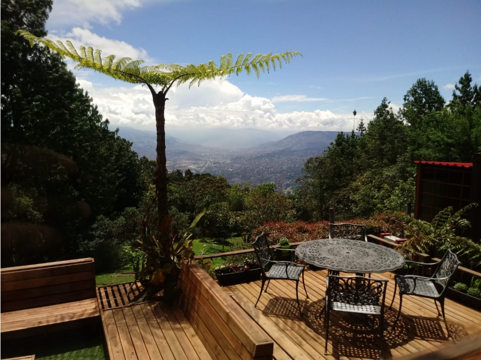 Casa campestre en venta en Envigado La Catedral