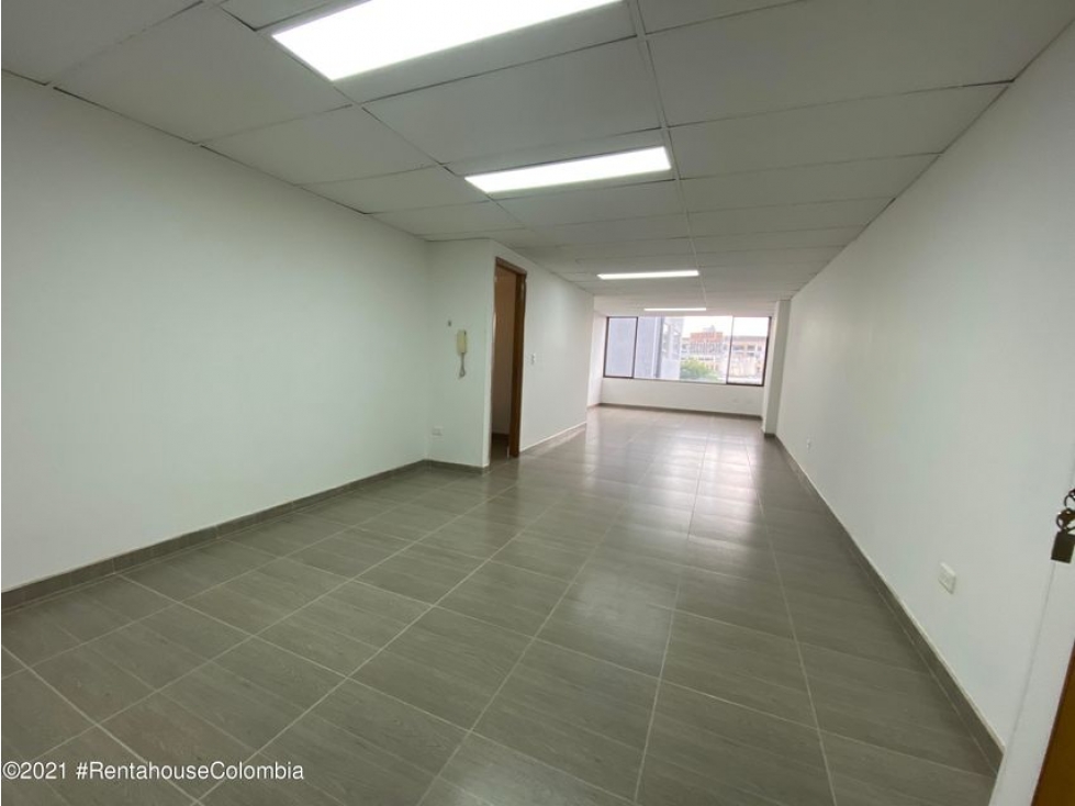 Vendo Comercial en  Chico Reservado C.C 22-1194