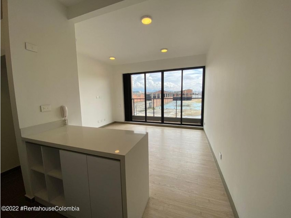 Apartamento en  Puente Aranda RAH CO: 22-2766