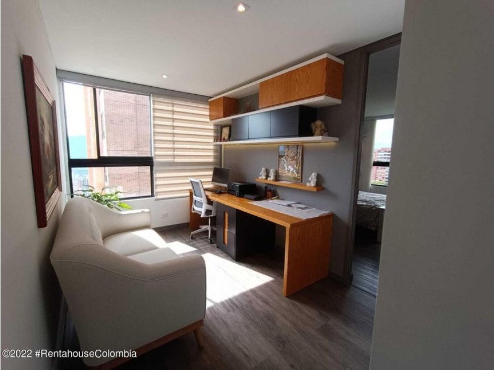 Apartamento en  Loma de las Brujas RAH CO: 22-2789