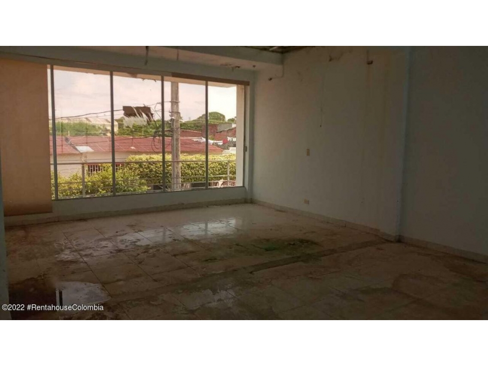 Vendo Comercial en  Los Guaduales C.C 22-2548