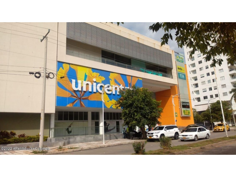 Comercial en  Unicentro RAH CO: 22-2481