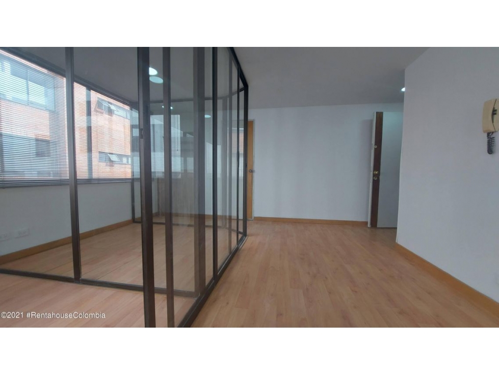 Arriendo Comercial en  La Carolina(Bogota) C.O 23-87