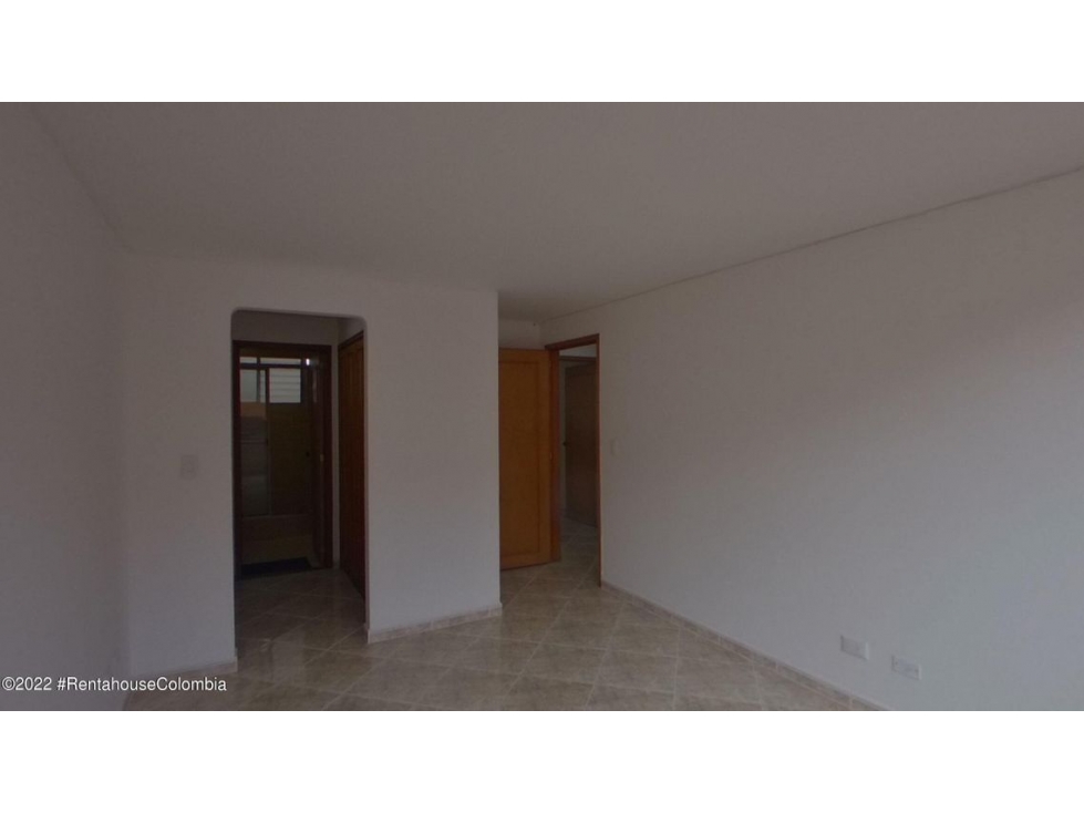 Apartamento en  Puente Largo RAH CO: 23-1144