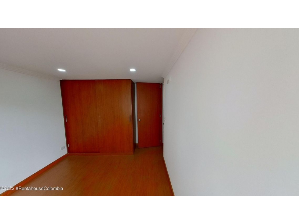 Apartamento en  Ciudad Techo RAH CO: 23-1304