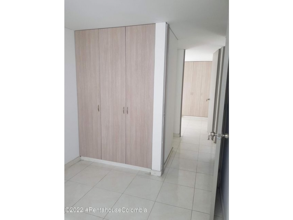 Apartamento en  Prados del Este RAH CO: 22-2250