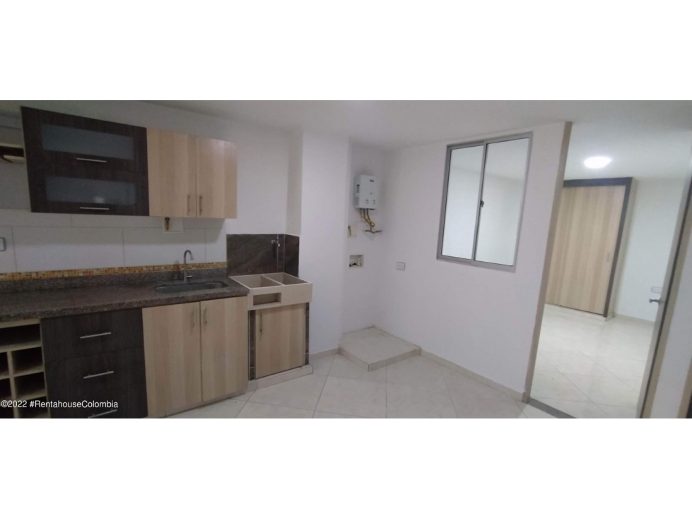 Apartamento en  Ditaires(Itagui) RAH CO: 23-1450