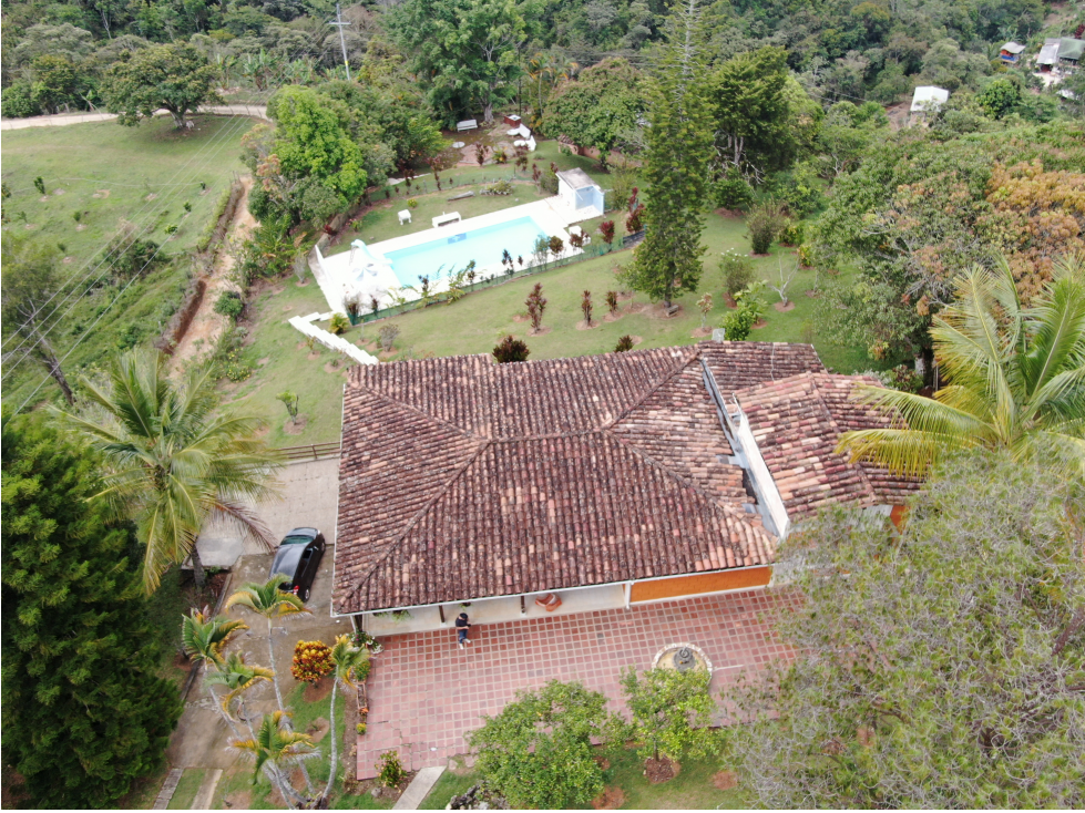 FINCA DE RECREO VIA A GÓMEZ PLATA