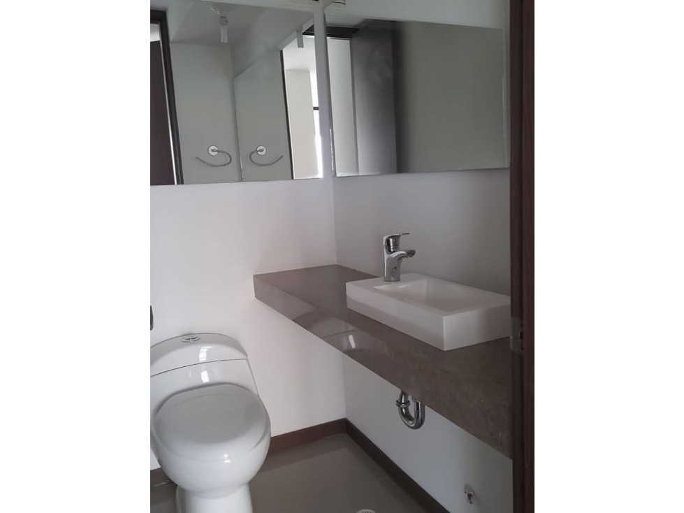 VENDO APARTAMENTO ALFAGUARA ENTRELAGOS