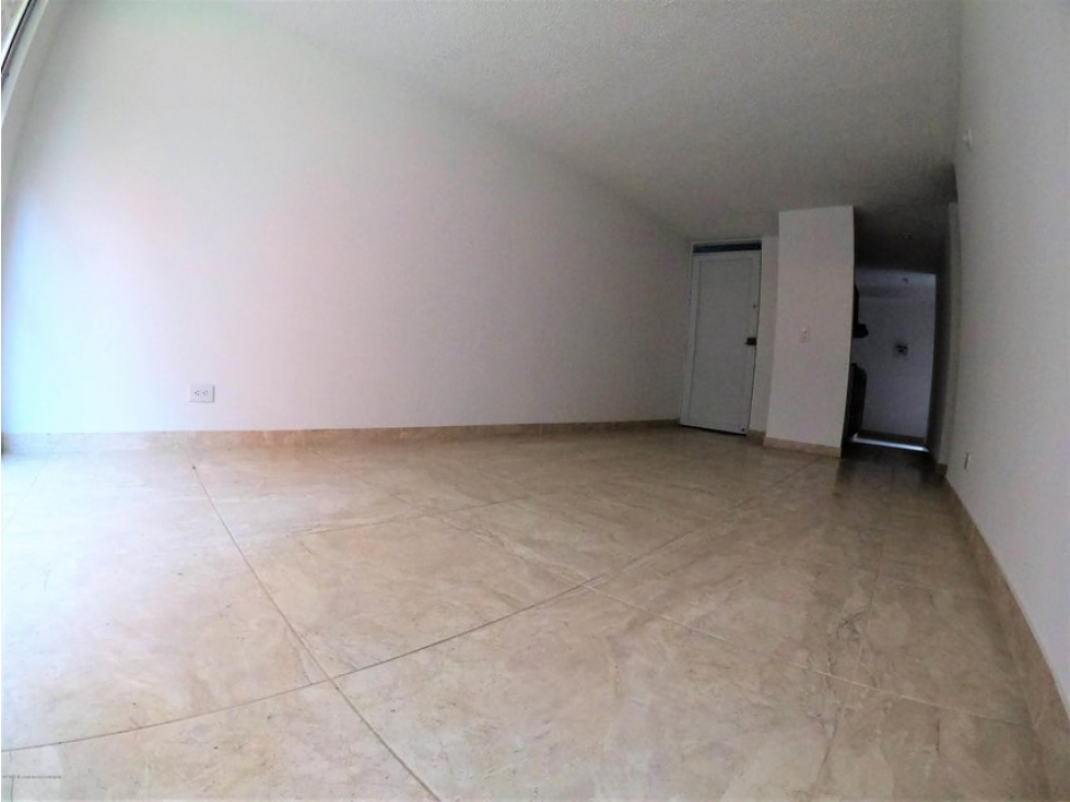 Apartamento en  La Arboleda C.O: 24-14