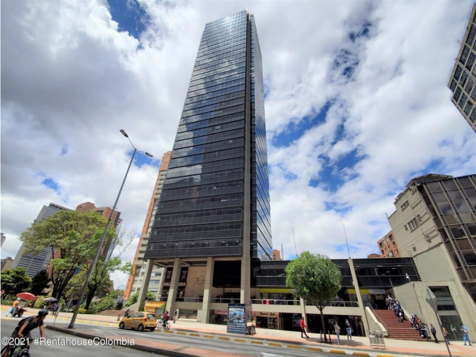 Comercial en  Samper(Bogota) RAH CO: 24-877