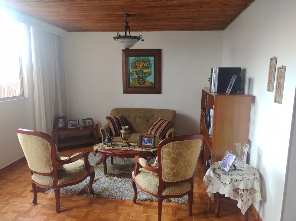 VENDO APARTAMENTO EN UNIDAD B. EL DORADO ENVIGADO  80 METROS PISO 4