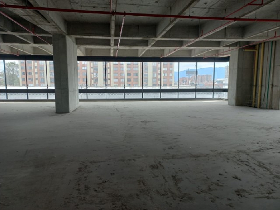 OFICINA EN ARRIENDO EN LA FLORESTA 4.146 M2