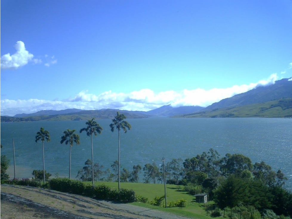 VENDO LOTE PARCELACIÓN LAGO CALIMA