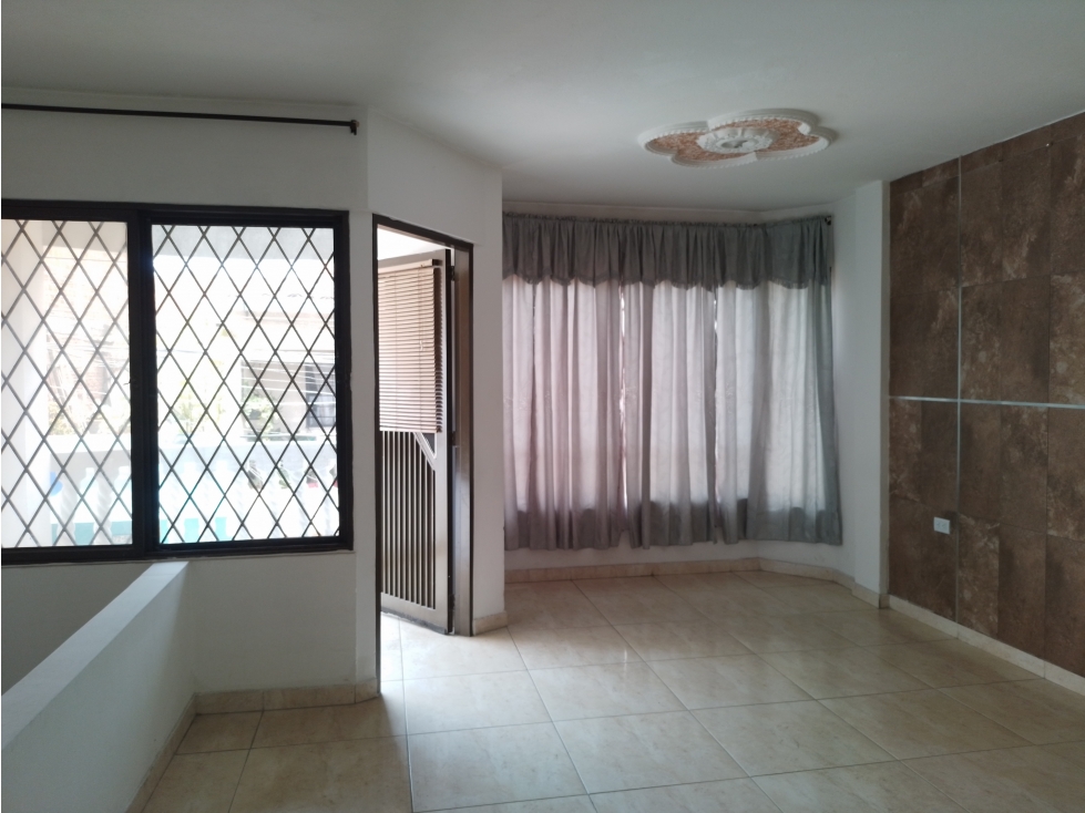 VENDO CASA MEDIANERA EN EL POBLADO CALI - VALLE