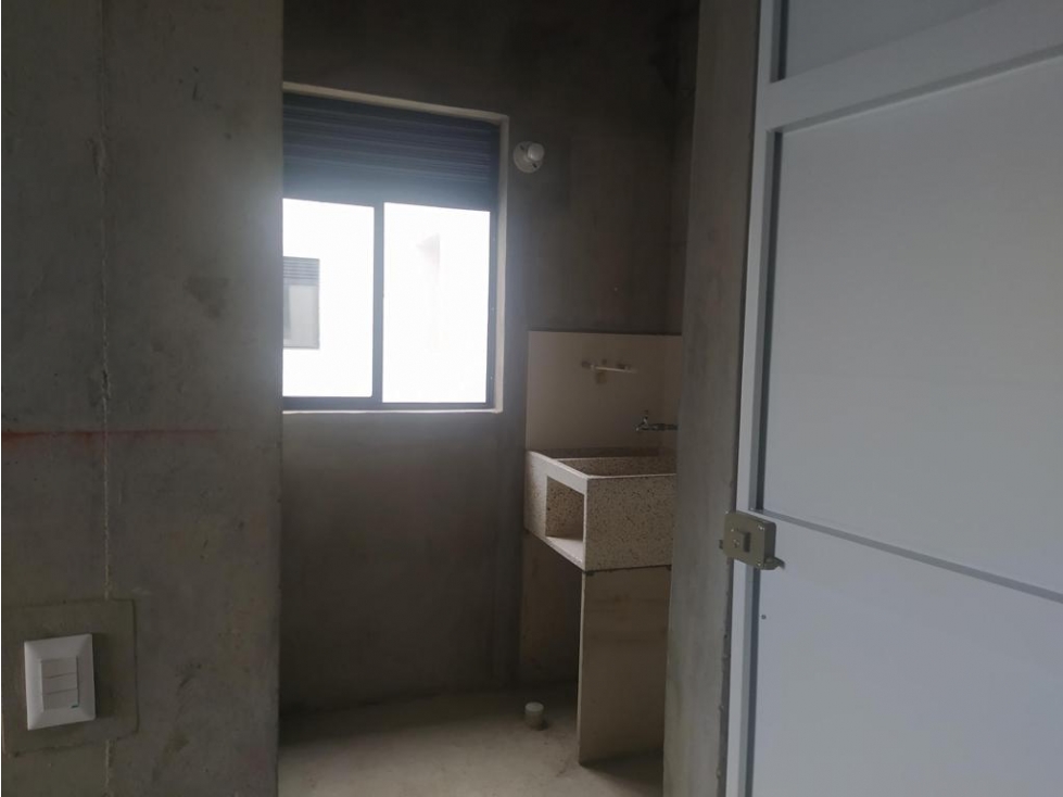 SE VENDE APARTAMENTO EN OBRA GRIS EN VALLE DEL LILI EN PISO 8