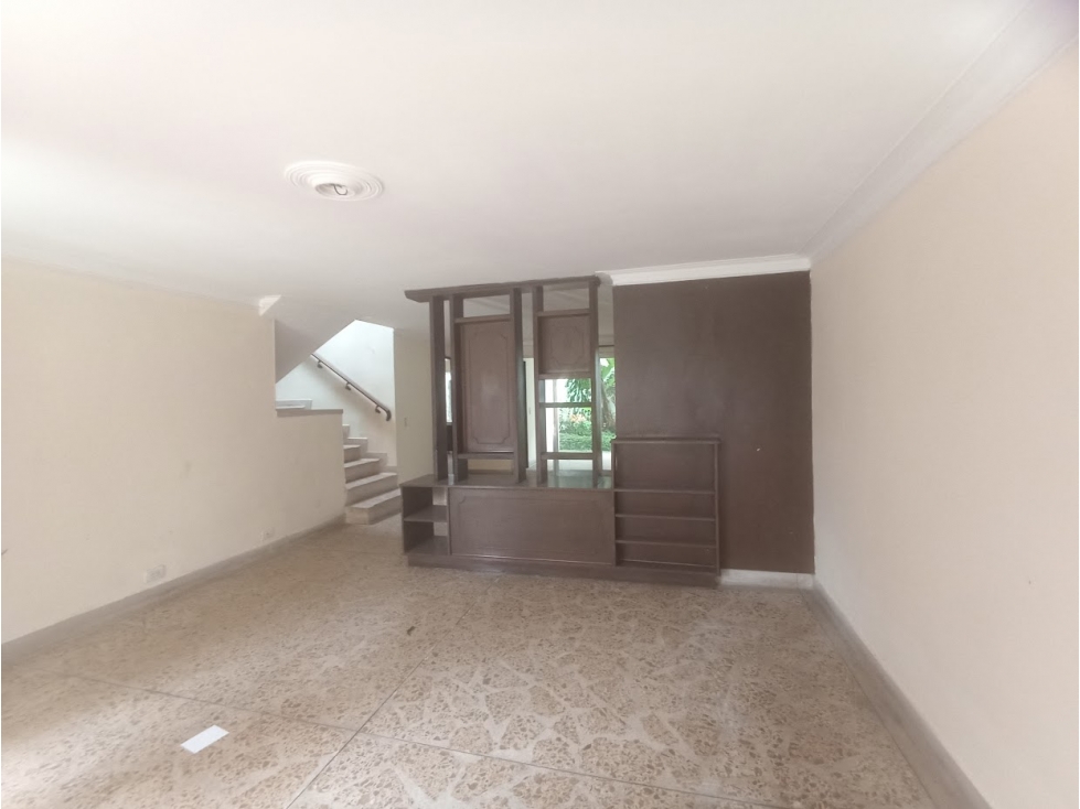 SE VENDE CASA EN LAURELES, MEDELLI, ANTIOQUIA, COLOMBIA