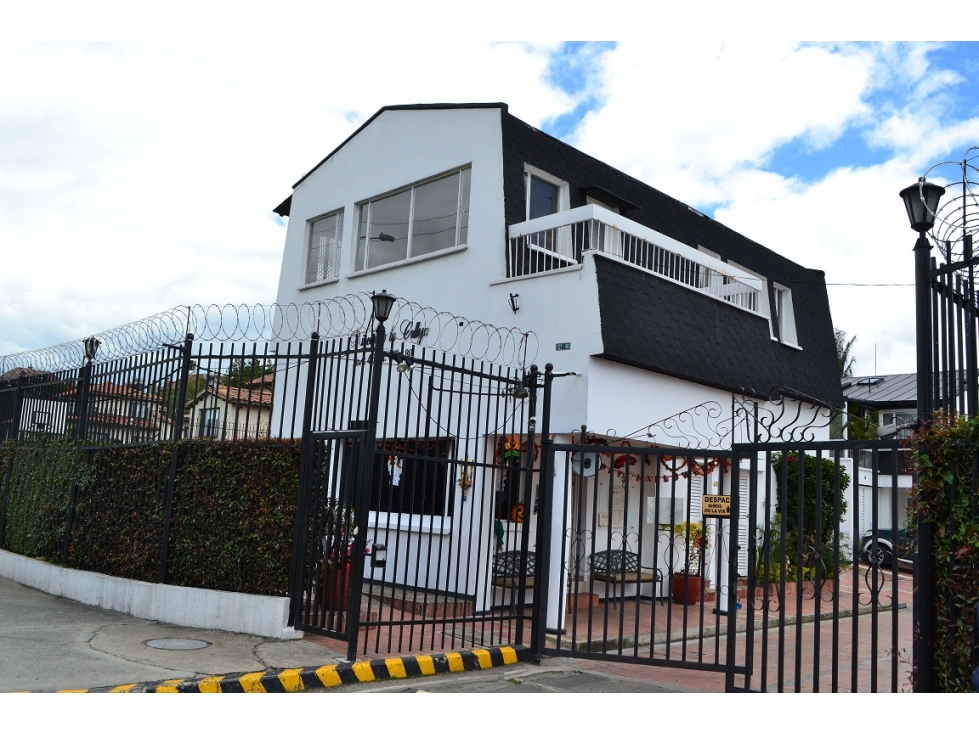 Venta Casa La Calleja Conjunto Cerrado