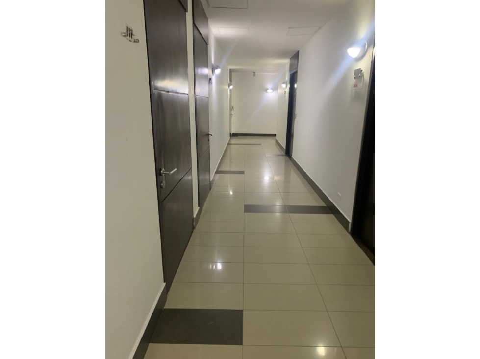 VENTA OFICINA 73M2 EXTERIOR AMOBLADA CHICO