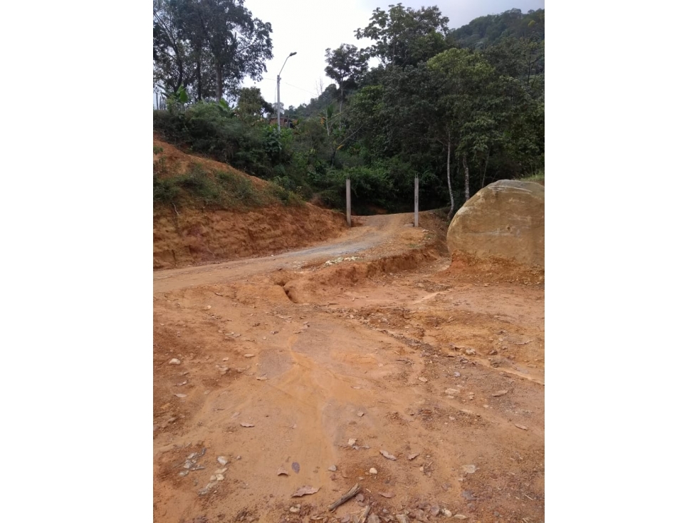 SE VENDE LOTE EN PICO DE AGUILA - PANCE - VALLE DEL CAUCA