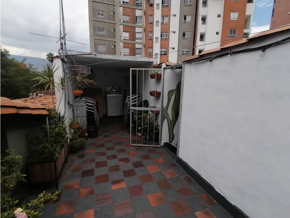 Casa segundo piso con terraza en el Velódromo