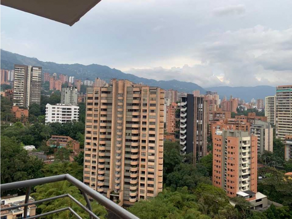 APARTAMENTO POR SAN FERNANDO PLAZA,  PISO ALTO, SUPER VISTA,.