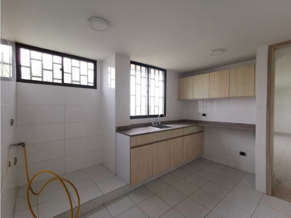 ARRIENDO APARTAMENTO EN CIUDAD JARDIN. BARRANQUILLA