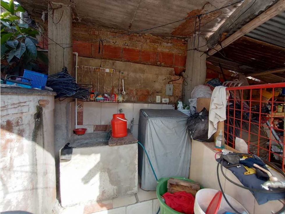 Casa lote Urbano muy cerca al centro de La Mesa Cundinamarca