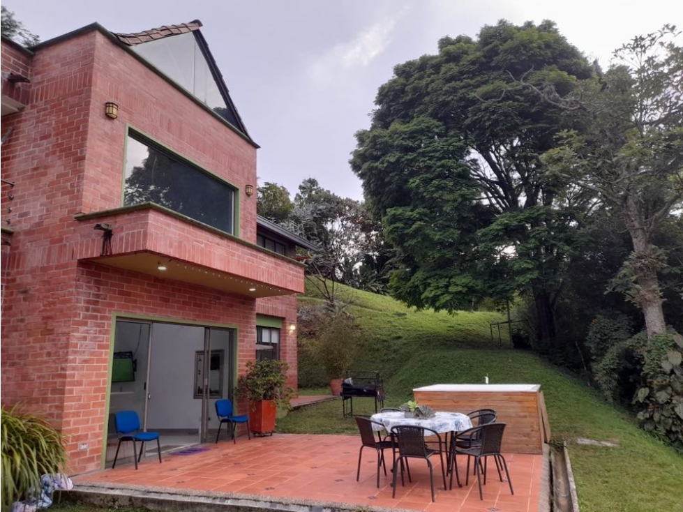 Excelente casa en arriendo en Envigado amoblado