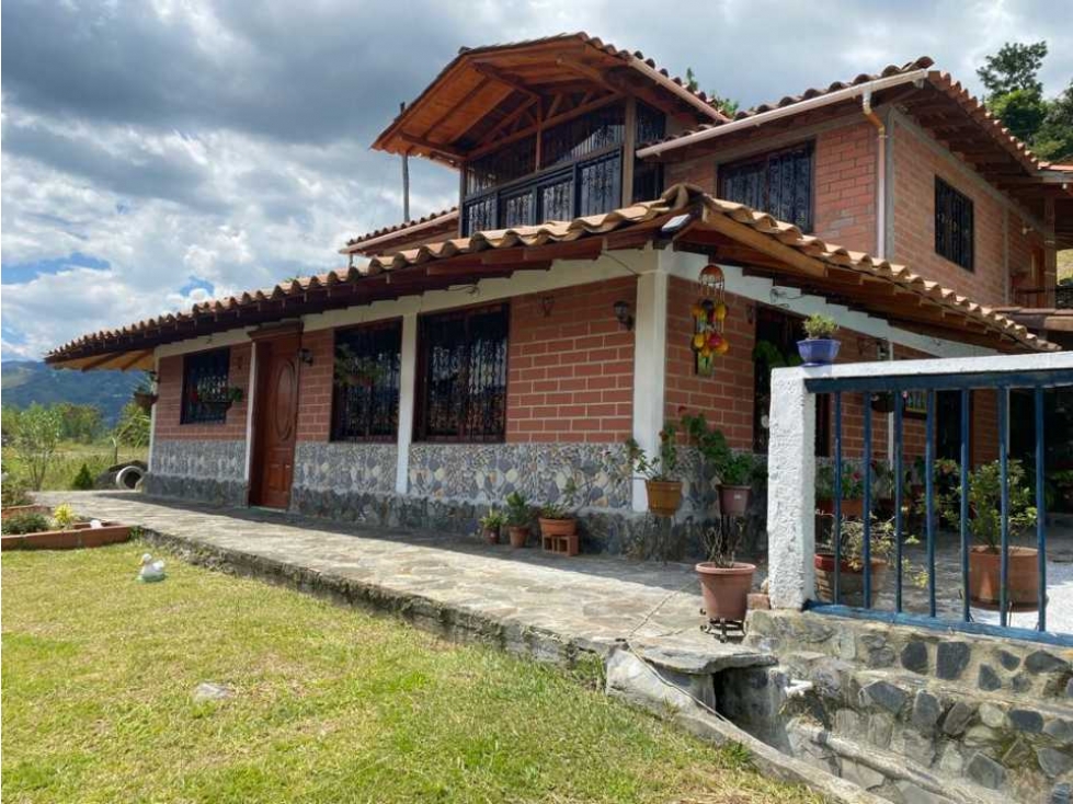 Finca Girardota. Vereda portachuelo. Se vende