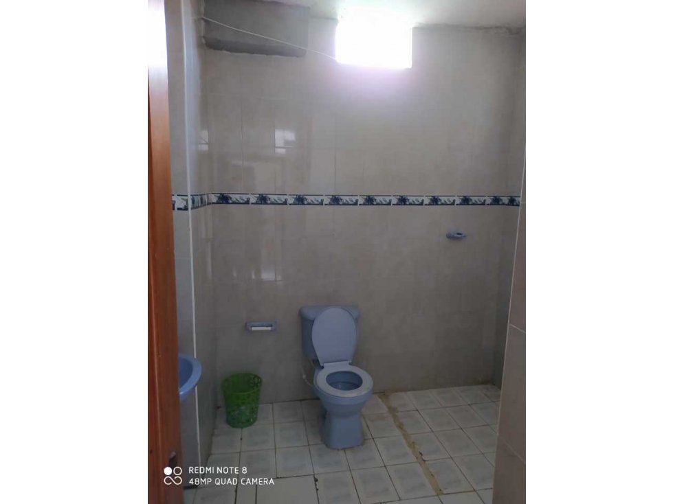 Se vende casa dividida en dos apartamentos