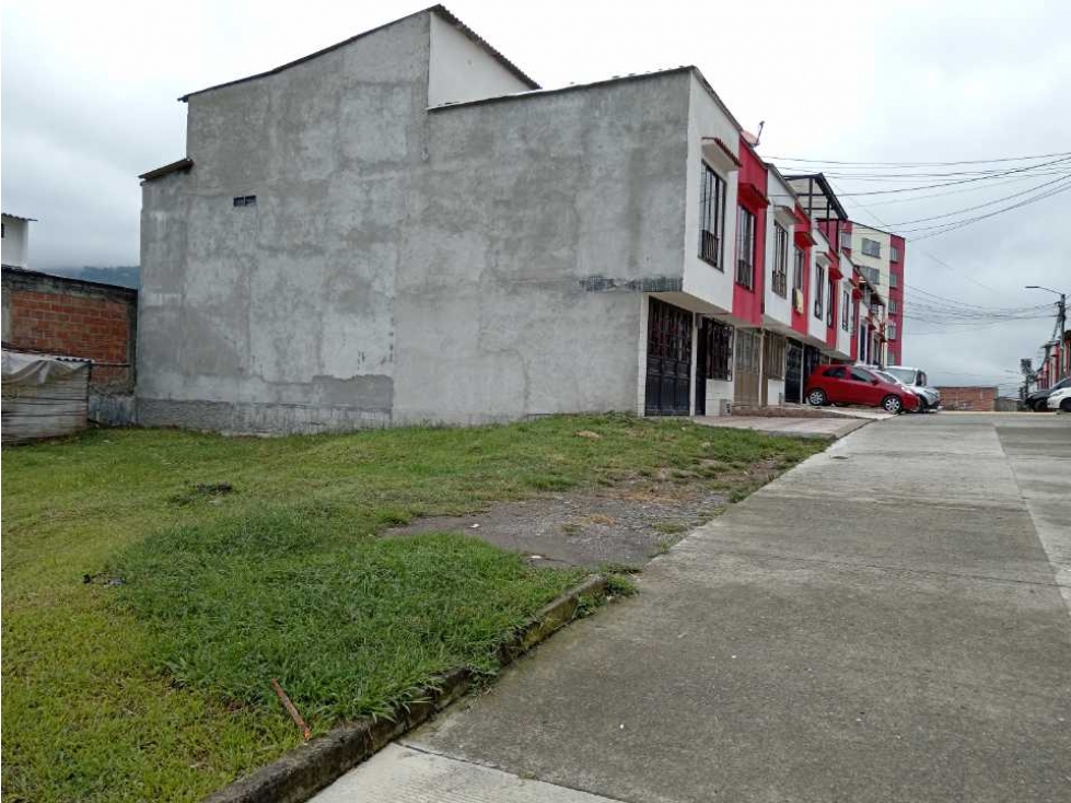 Se vende lote esquinero en Santa Rosa de cabal conjunto cerrado