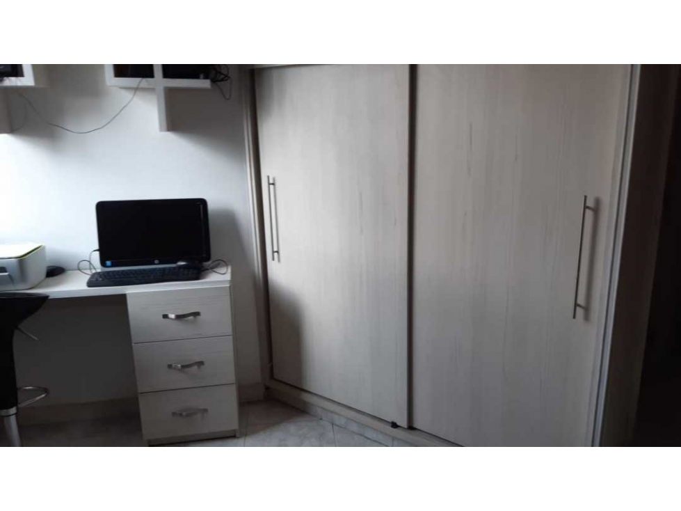 Vendo apartamento cerca al centro comercial tranvia plaza de ayacucho