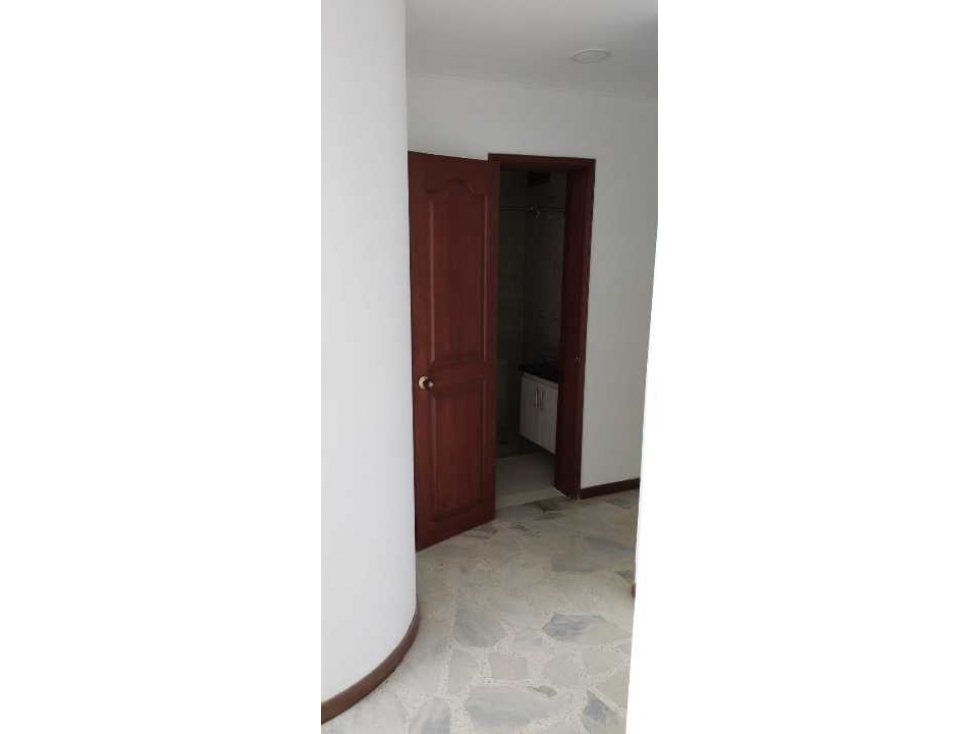 Vendo apartamento en el sur de cali barrio las granjas