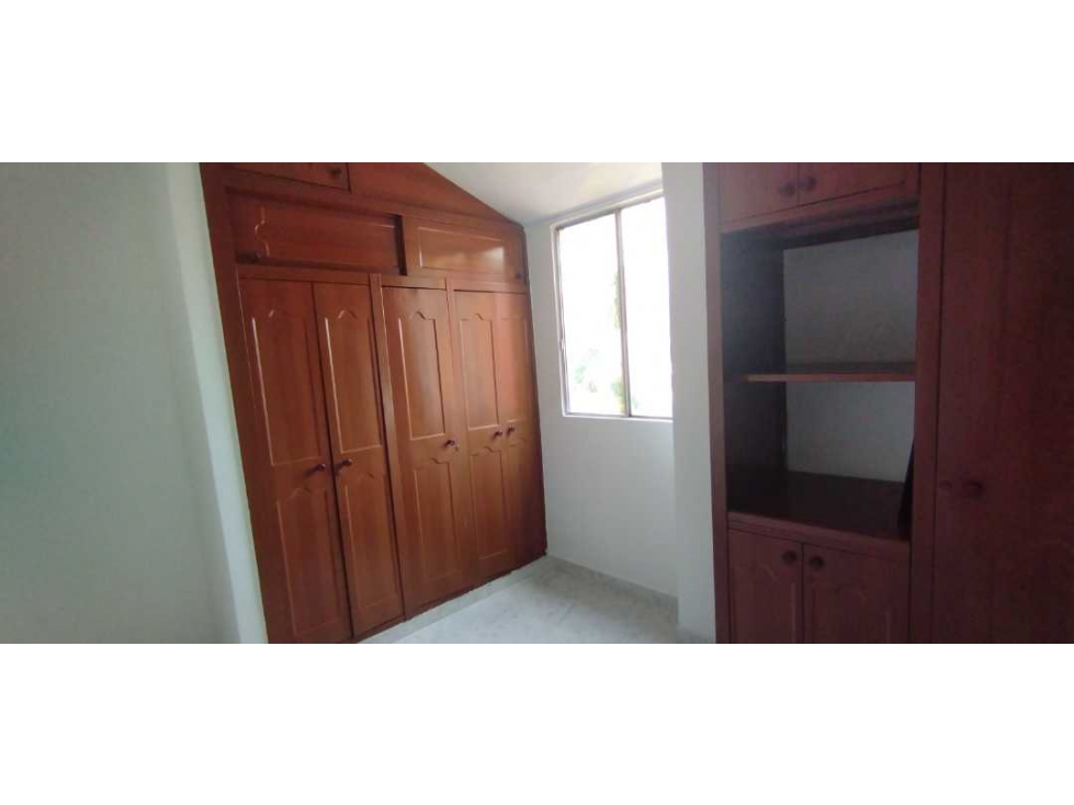 Vendo apartamento en primero de mayo 5 piso sin ascensor de 72mts