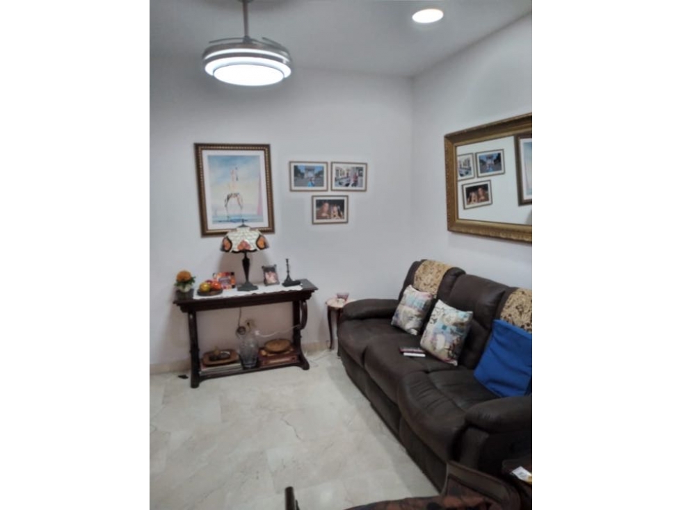 Vendo hermoso apartamento Altos de Riomar